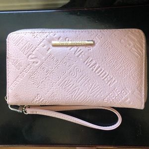 Steve Madden Wristlet